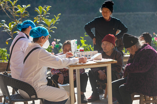 农村防疫,谁站在“最后一公里”