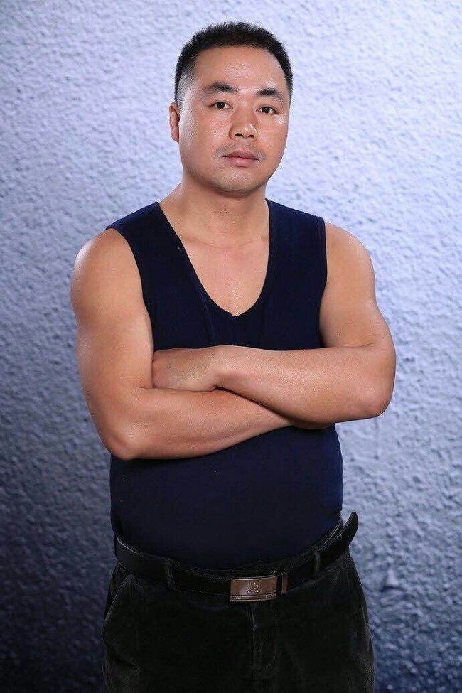 �������