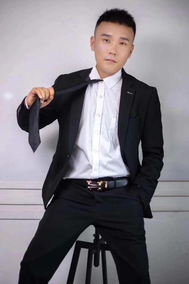 ��Ƥ��װСү��